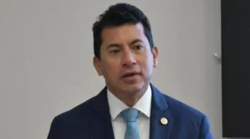 اجتماع وزير الرياضة مع اللجنة الطبية العليا لتعزيز رعاية الرياضيين 1